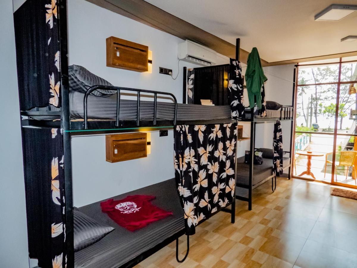 Hostel Surf & Party Weligama Zewnętrze zdjęcie