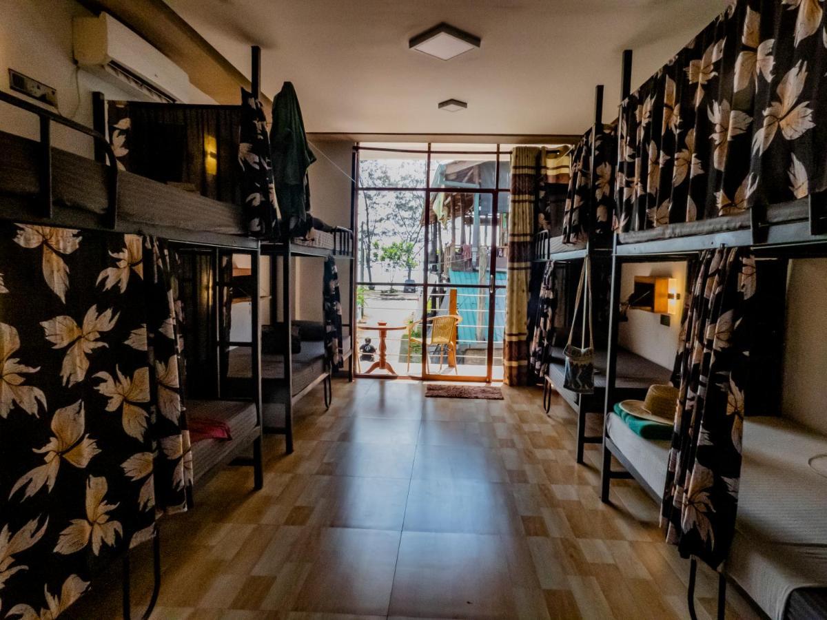 Hostel Surf & Party Weligama Zewnętrze zdjęcie